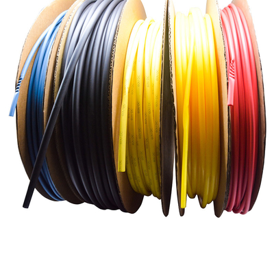 Tubos de contração de calor industrial. Material poliolefinado, UL94 V-0 ignífugo, isolamento elétrico de 600 V, à prova d'água (IP65), contração rápida e uniforme para proteção de fios e cabos.
