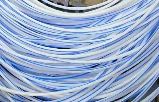 Bom preço Tubo de PTFE de alta resistência à temperatura com resistência química e propriedades autoextinguíveis para uso eletrônico on-line